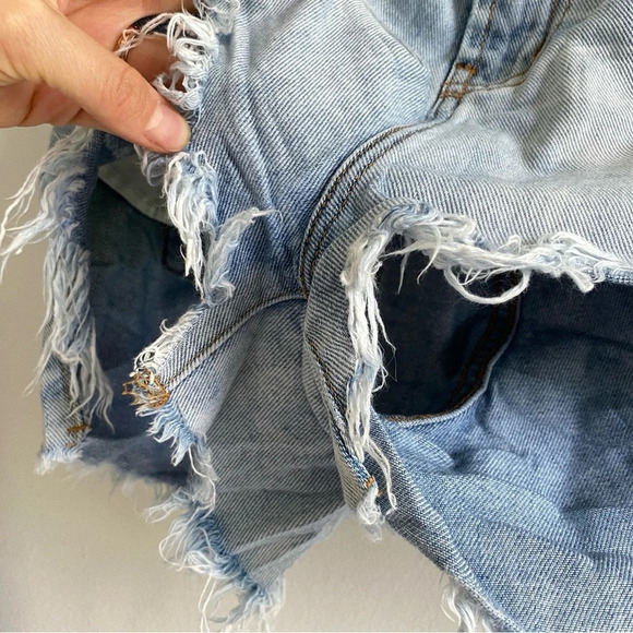 ONE Teaspoon Legend Revolve  Distressed Jean Short 100% Cotton High Rise Size 27 - Picture 3 of 12